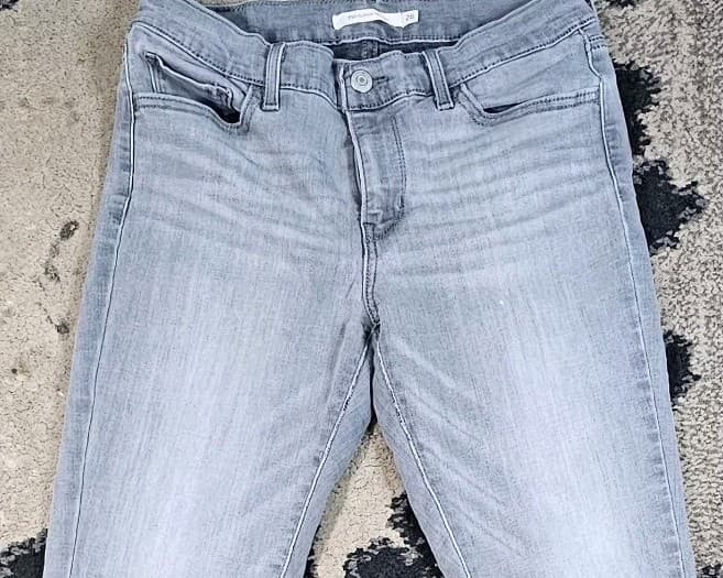 Levi's 710 Super Skinny Jeans Women's Size 28 Medium Wash Black Denim - Thumbnail 13