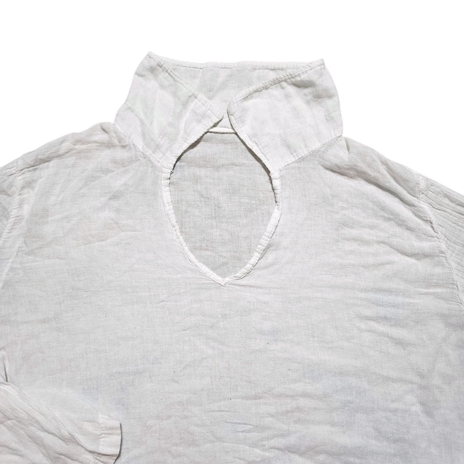 Woman's White Gauze Key Hole Vneck Long Tunic No Tags - Thumbnail 2