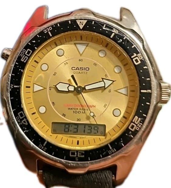 VINTAGE CASIO AMW-320R Arni Rotating Bezel Analog/digital Display New Batt
