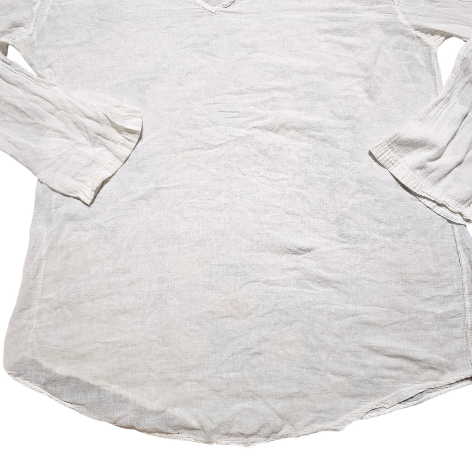 Woman's White Gauze Key Hole Vneck Long Tunic No Tags - Thumbnail 3