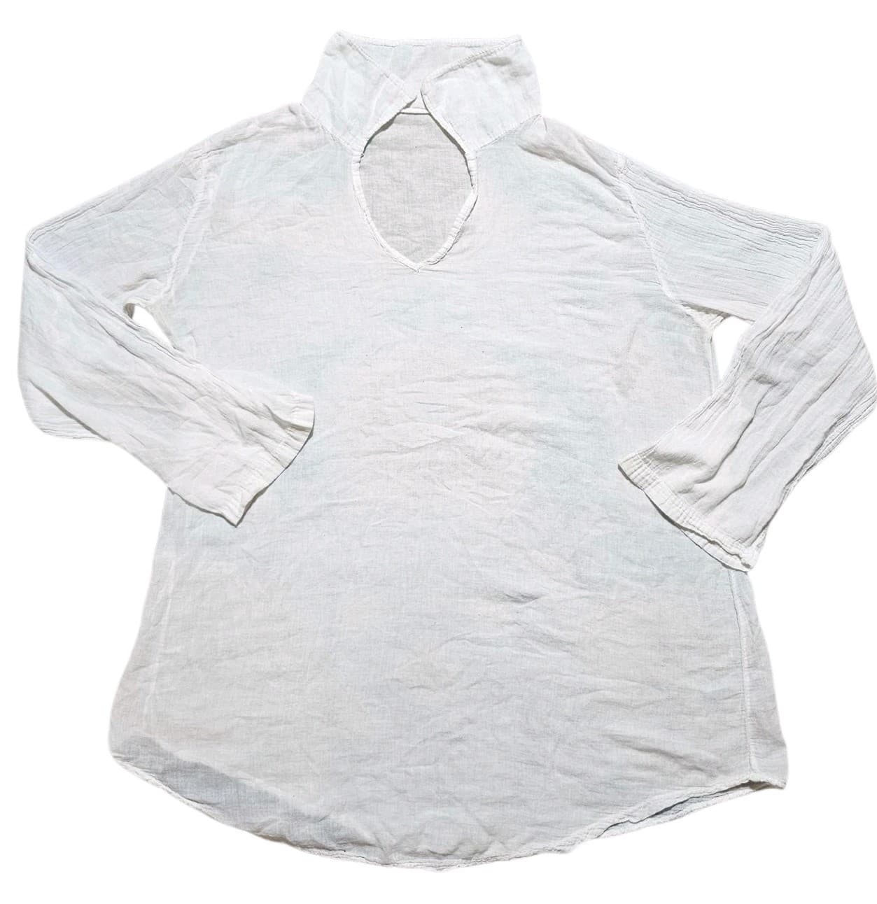 Woman's White Gauze Key Hole Vneck Long Tunic No Tags
