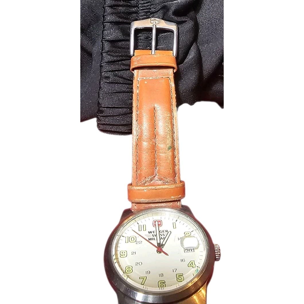 Wenger Swiss Military 7290X Men's Silver Tone Case Swiss Army Needs Battery - Thumbnail 3