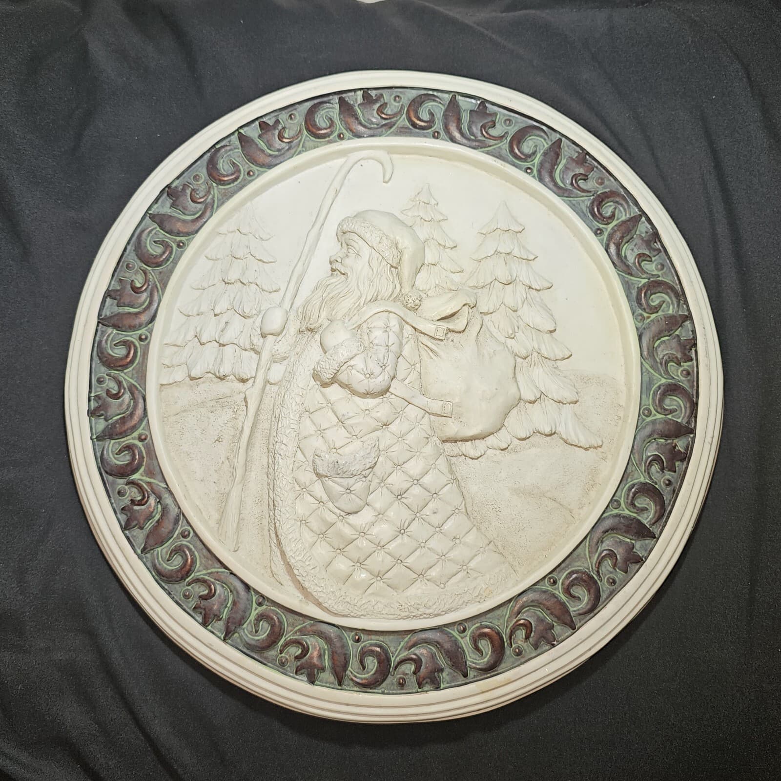 Vtg Woodland Detailed Christmas Santa Steppingstone Wall Plaque