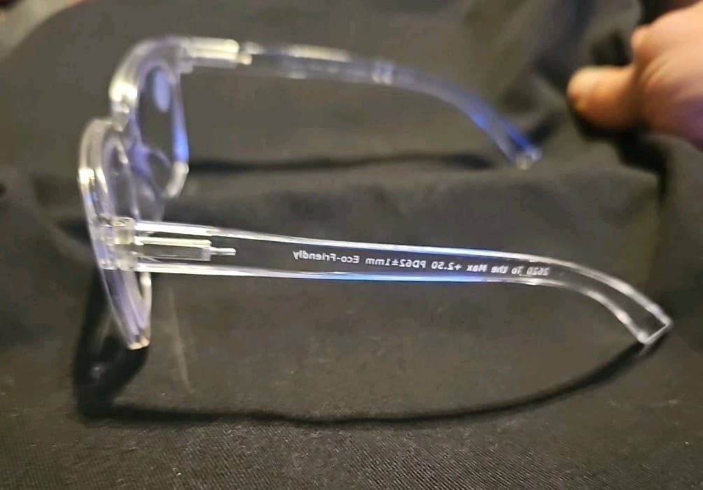 Peepers To The Max Clear Blue Light Filtering Reading Glasses +2.50 - Thumbnail 2