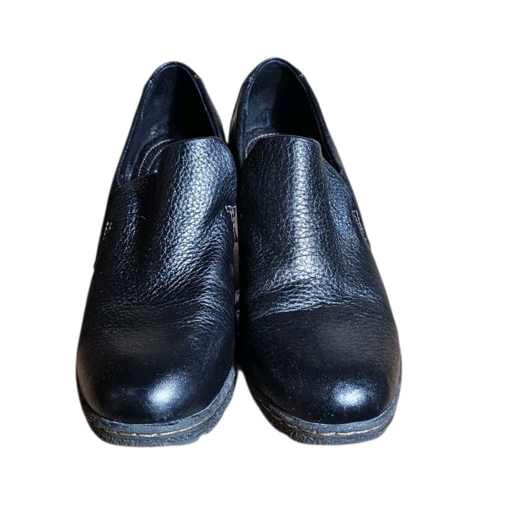 BOC Born BC3447 Womens Black Leather Slip on Booties Shoes U.S. Size 8.5 - Thumbnail 2