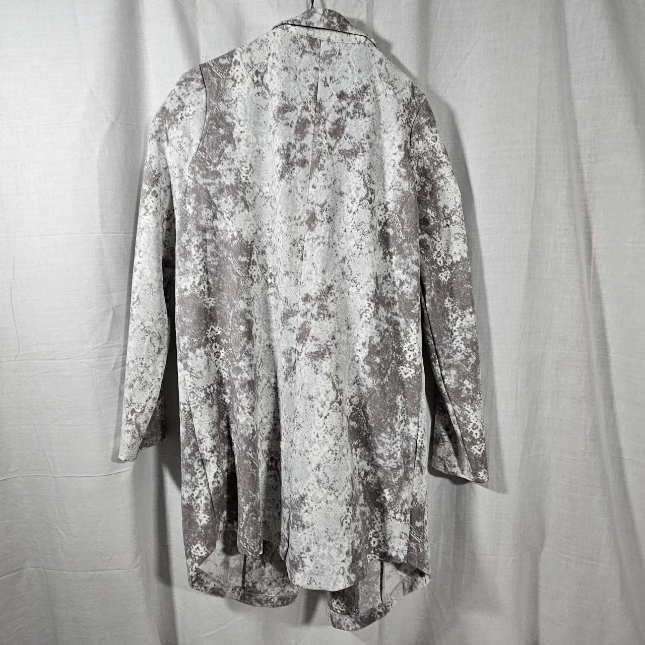 Lularoe Animal Print Size Medium - Thumbnail 5