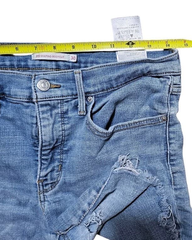 Levis 315 Shaping Bootcut Cutoff Jeans Shorts Womans Size 30 - Thumbnail 8