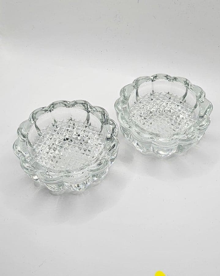 2 Glass table raisers