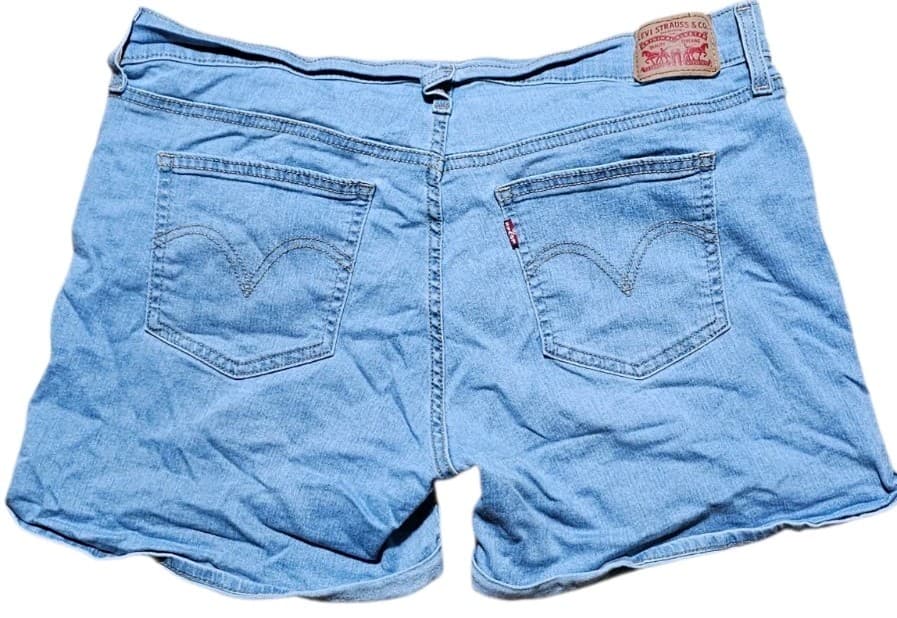 Levi's Mid Length Light Wash Women's Denim Shorts Size 32 - Thumbnail 2