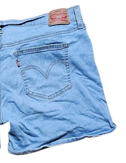 Levi's Mid Length Light Wash Women's Denim Shorts Size 32 - Thumbnail 3