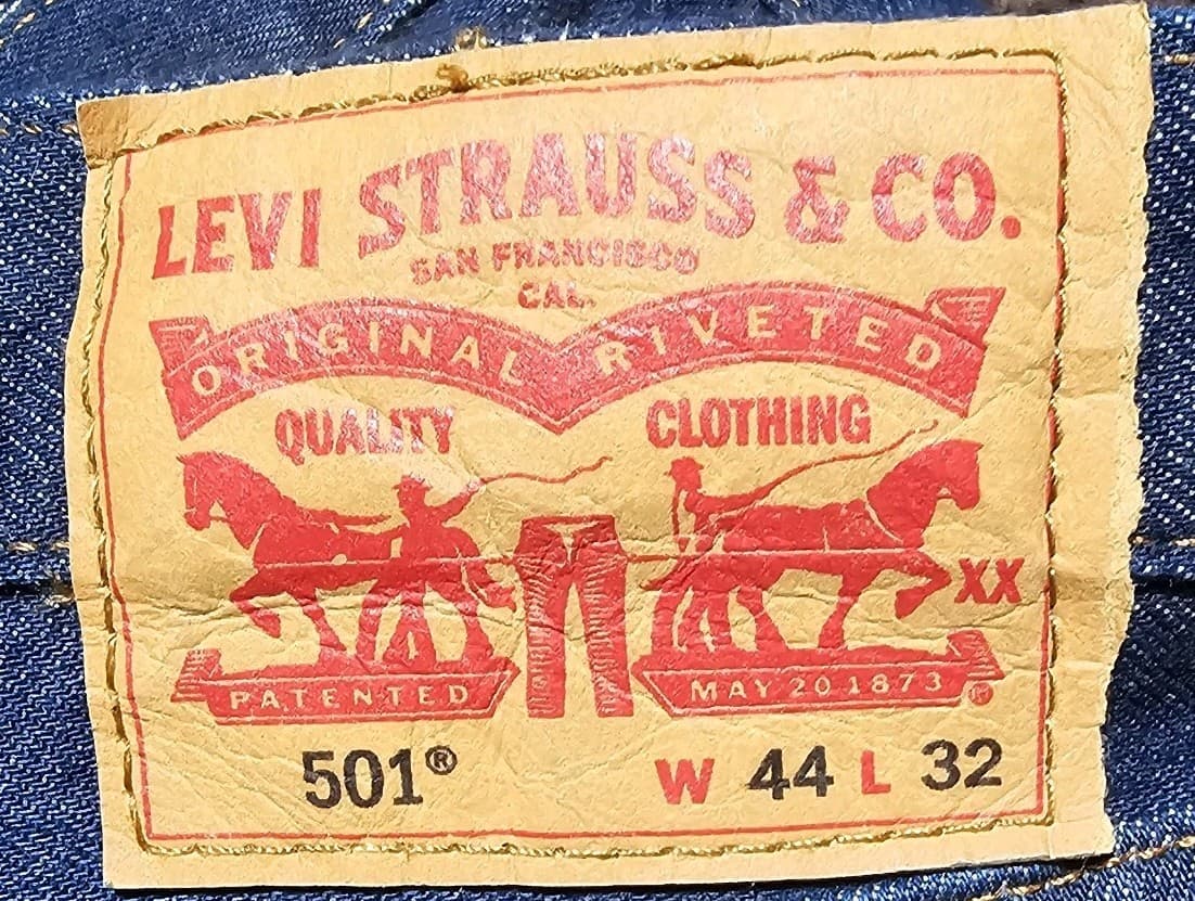 Levis 501 Jeans Mens 44x32 Straight Leg Button Fly Classic Denim Pants - Thumbnail 8