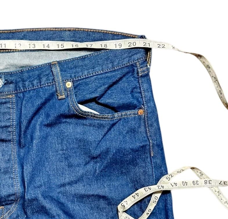 Levis 501 Jeans Mens 44x32 Straight Leg Button Fly Classic Denim Pants - Thumbnail 7