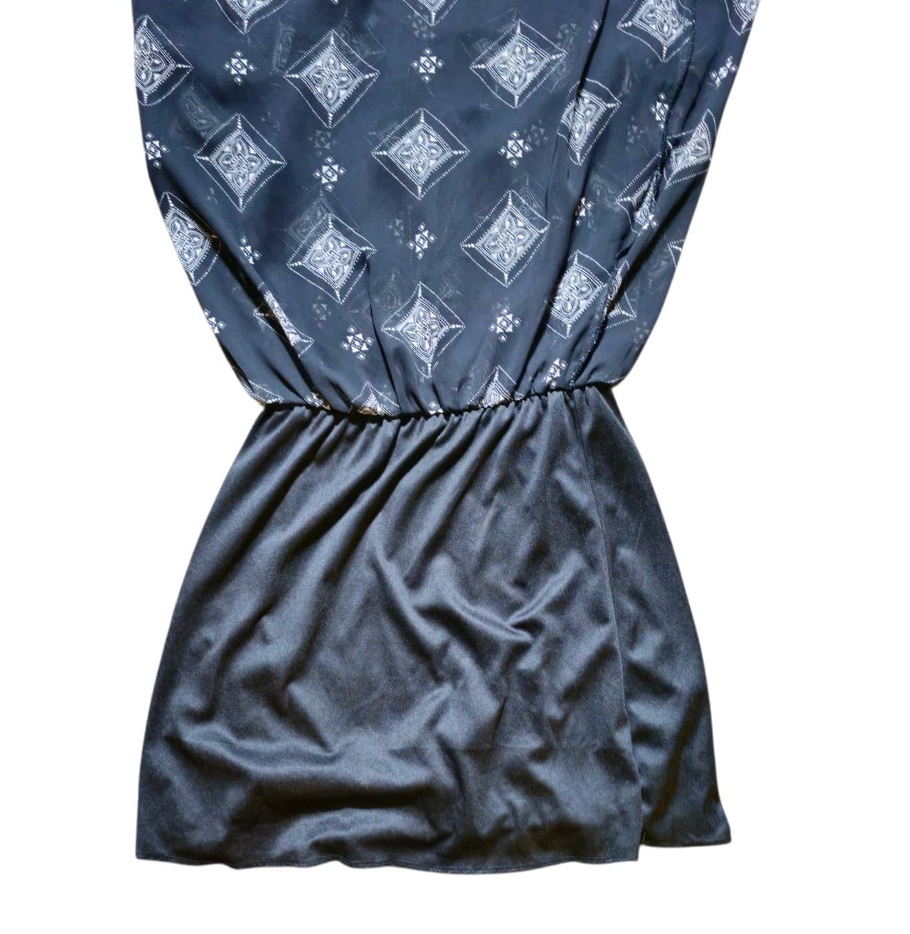 Charlotte Russe Black Diamond Geo Metric Print Bell Sleeve Mini Dress Size Small - Thumbnail 11