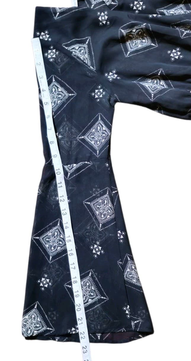 Charlotte Russe Black Diamond Geo Metric Print Bell Sleeve Mini Dress Size Small - Thumbnail 10