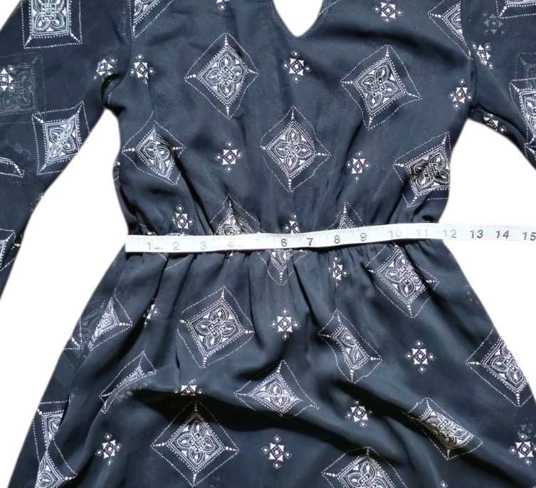Charlotte Russe Black Diamond Geo Metric Print Bell Sleeve Mini Dress Size Small - Thumbnail 8