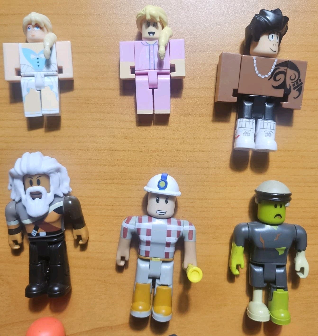 Roblox Toys Action Figures - Lot Of 38 Figures Plus Random Peices - Thumbnail 5