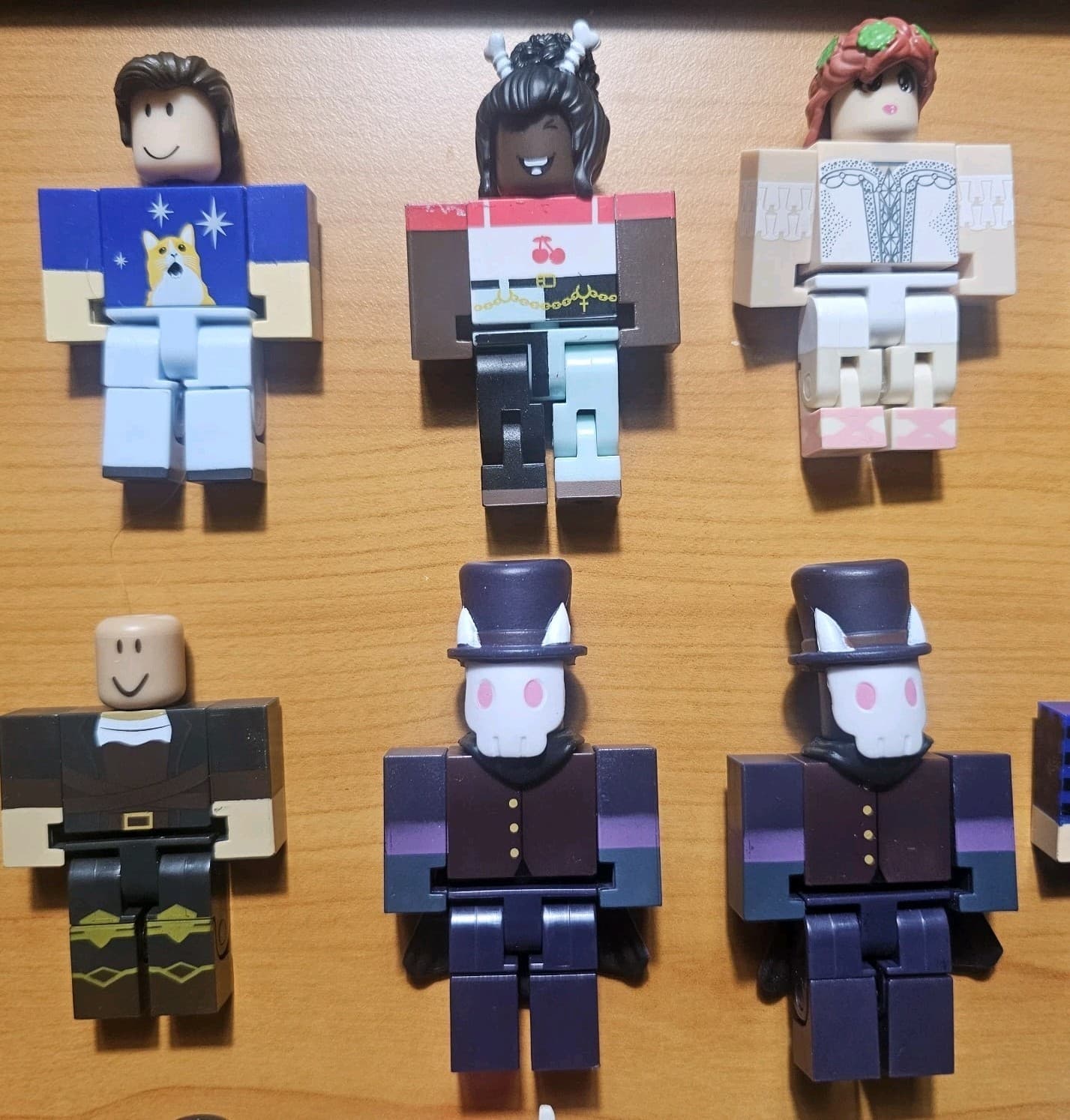 Roblox Toys Action Figures - Lot Of 38 Figures Plus Random Peices - Thumbnail 6