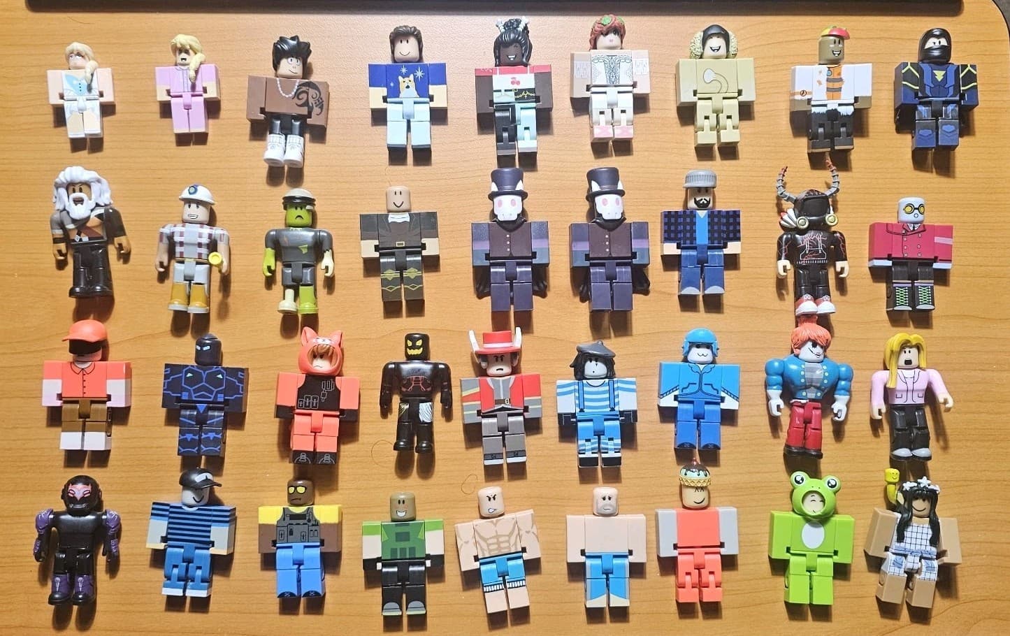 Roblox Toys Action Figures - Lot Of 38 Figures Plus Random Peices