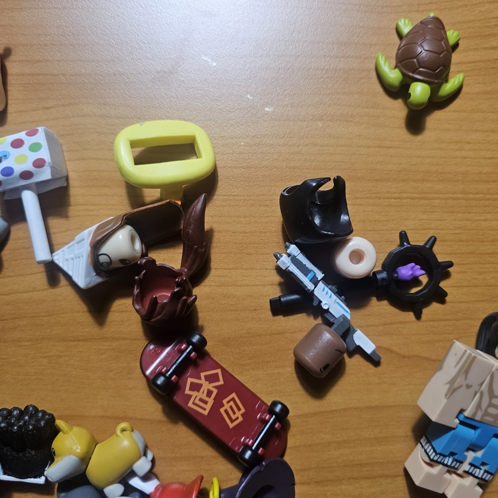 Roblox Toys Action Figures - Lot Of 38 Figures Plus Random Peices - Thumbnail 10
