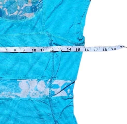LuluLemon Mesh Panel Top Sweat Band Tee Women's Size 6 - Thumbnail 13