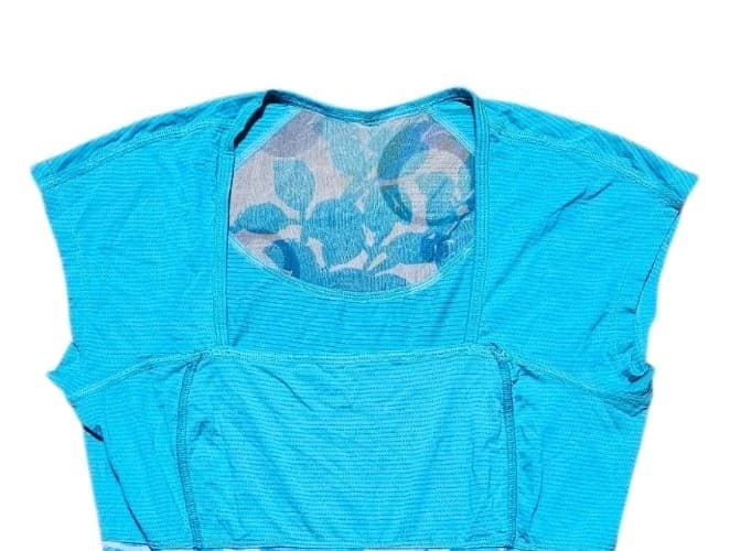 LuluLemon Mesh Panel Top Sweat Band Tee Women's Size 6 - Thumbnail 3