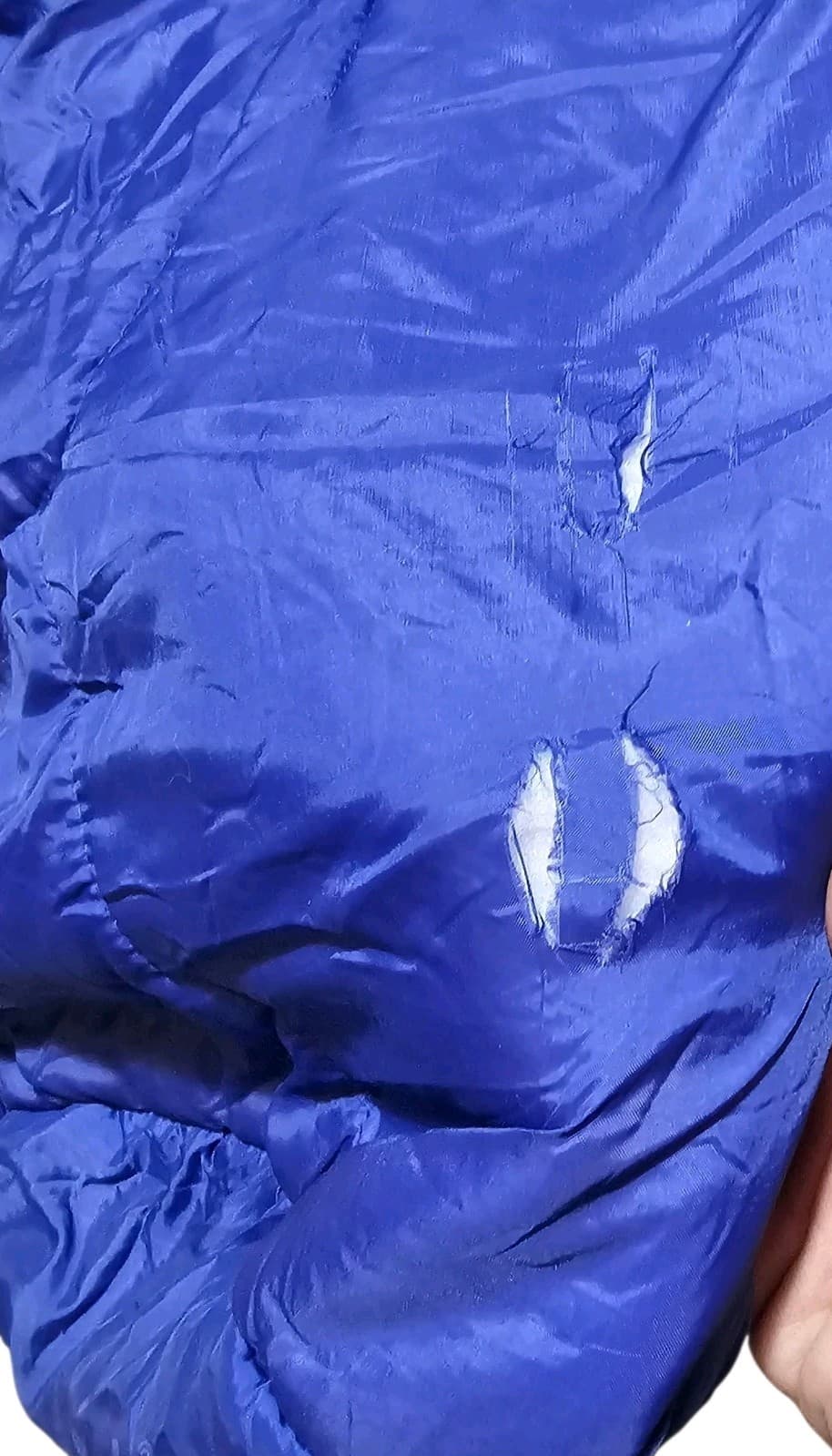 Ajungilak Igloo Twin Sleeping Bag ( Has Small Tear) - Thumbnail 3