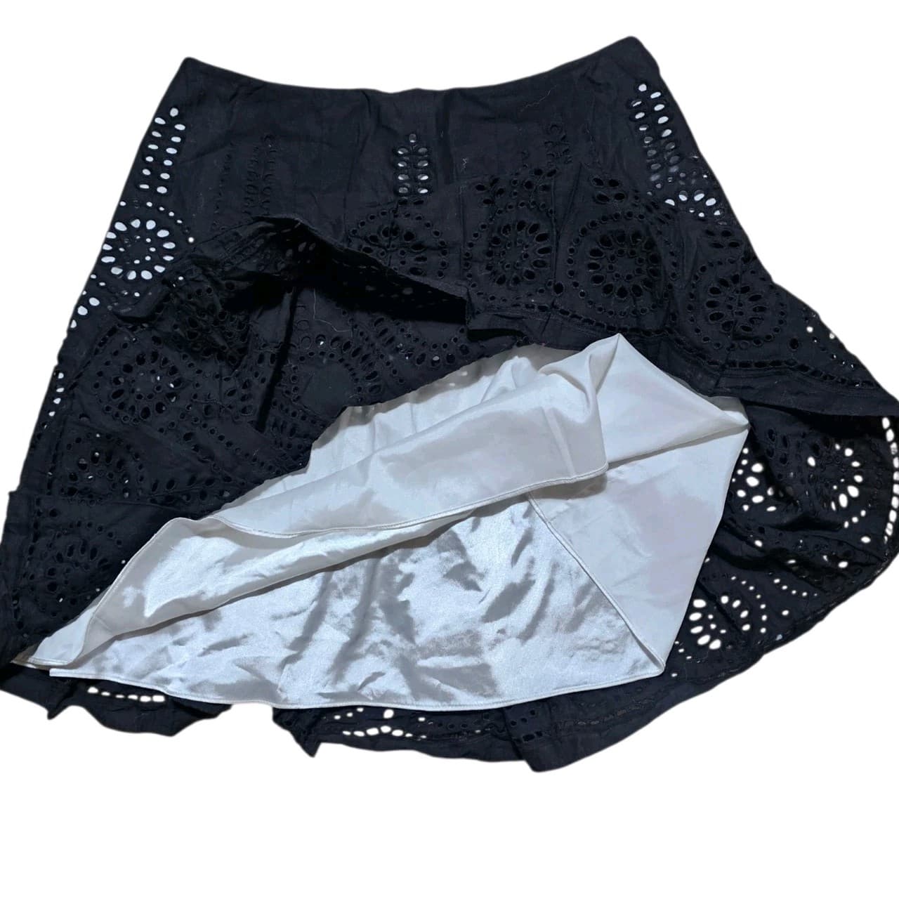 Elle Tahari Black Eyelet Lace Cutouts Fully Lined Pleaded Skirt Womans Size 8P - Thumbnail 7