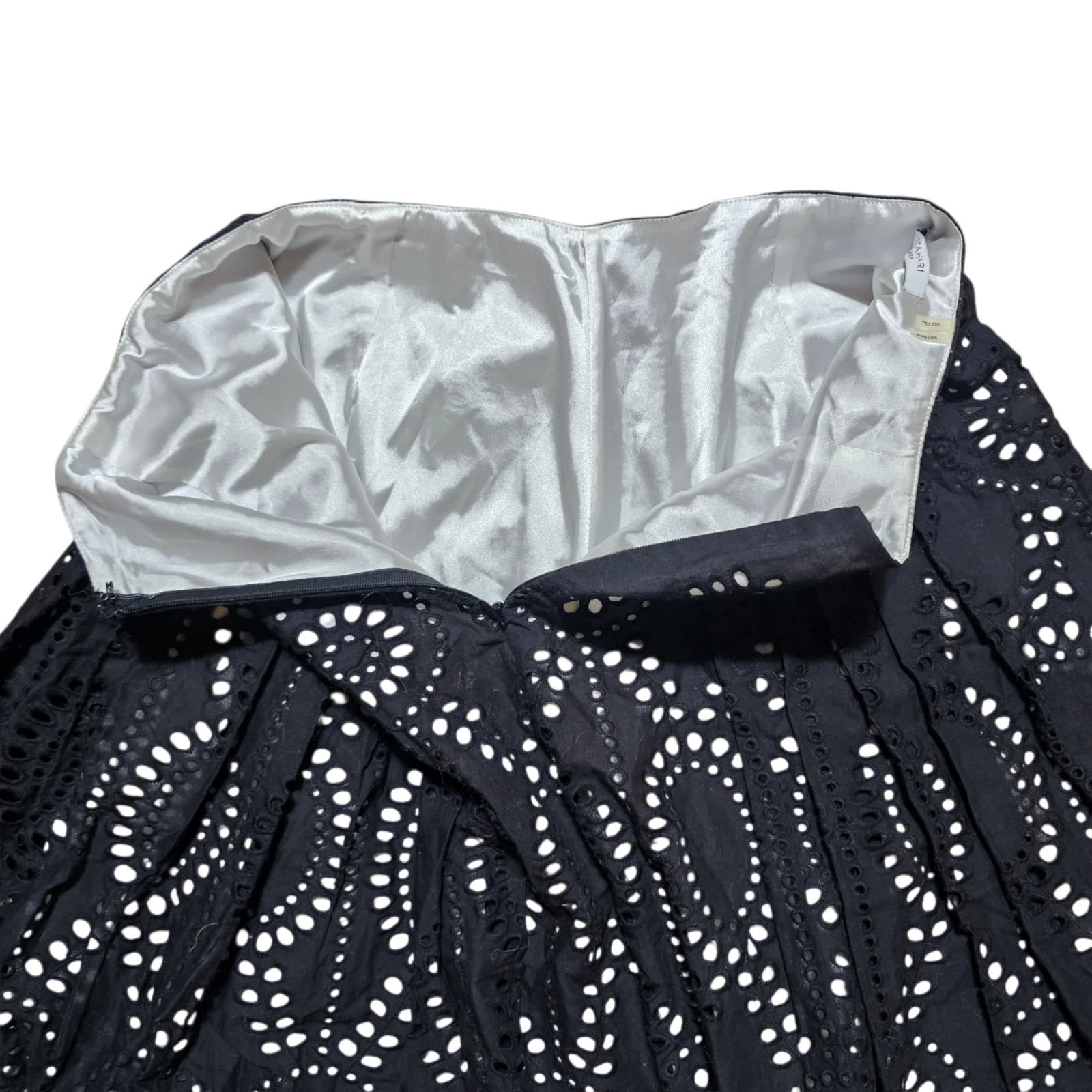Elle Tahari Black Eyelet Lace Cutouts Fully Lined Pleaded Skirt Womans Size 8P - Thumbnail 6