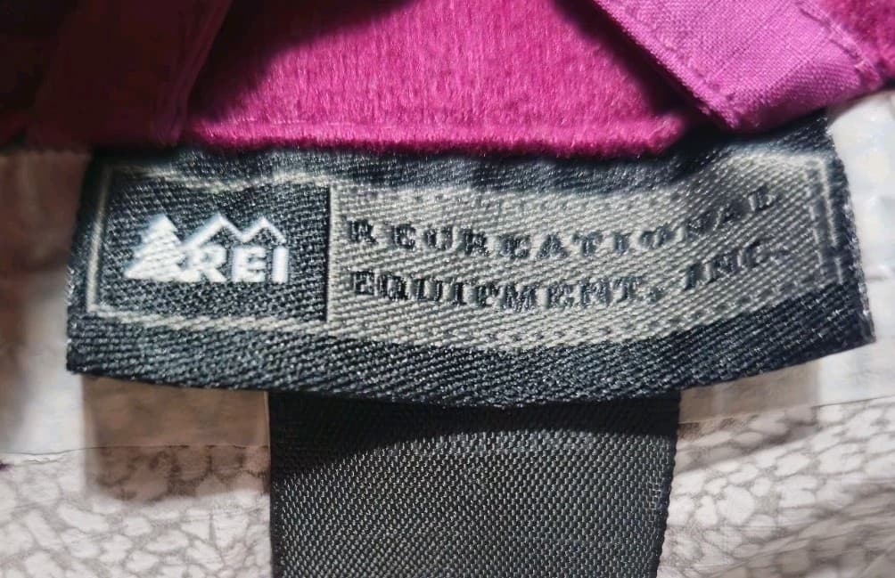 REI E1 Elements Rain Jacket Purple Woman's Size Small - Thumbnail 11