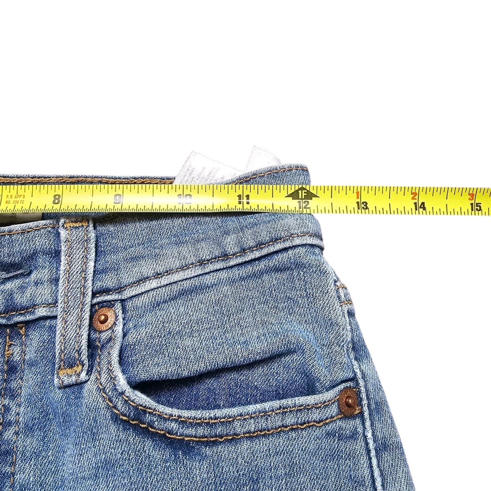 Levi’s Wedgie Skinny distressed button fly denim Cut Off shorts Size 26 - Thumbnail 8