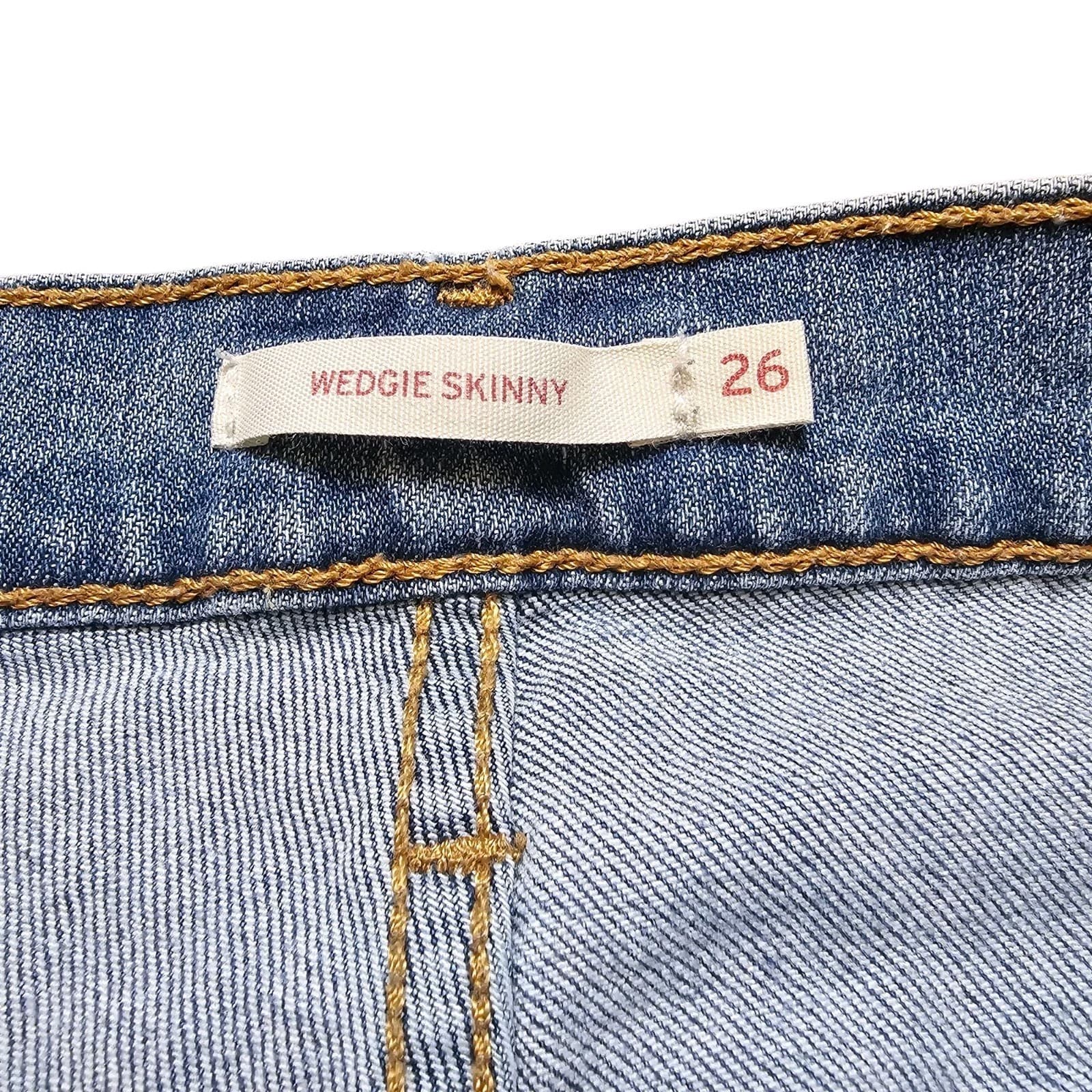 Levi’s Wedgie Skinny distressed button fly denim Cut Off shorts Size 26 - Thumbnail 5
