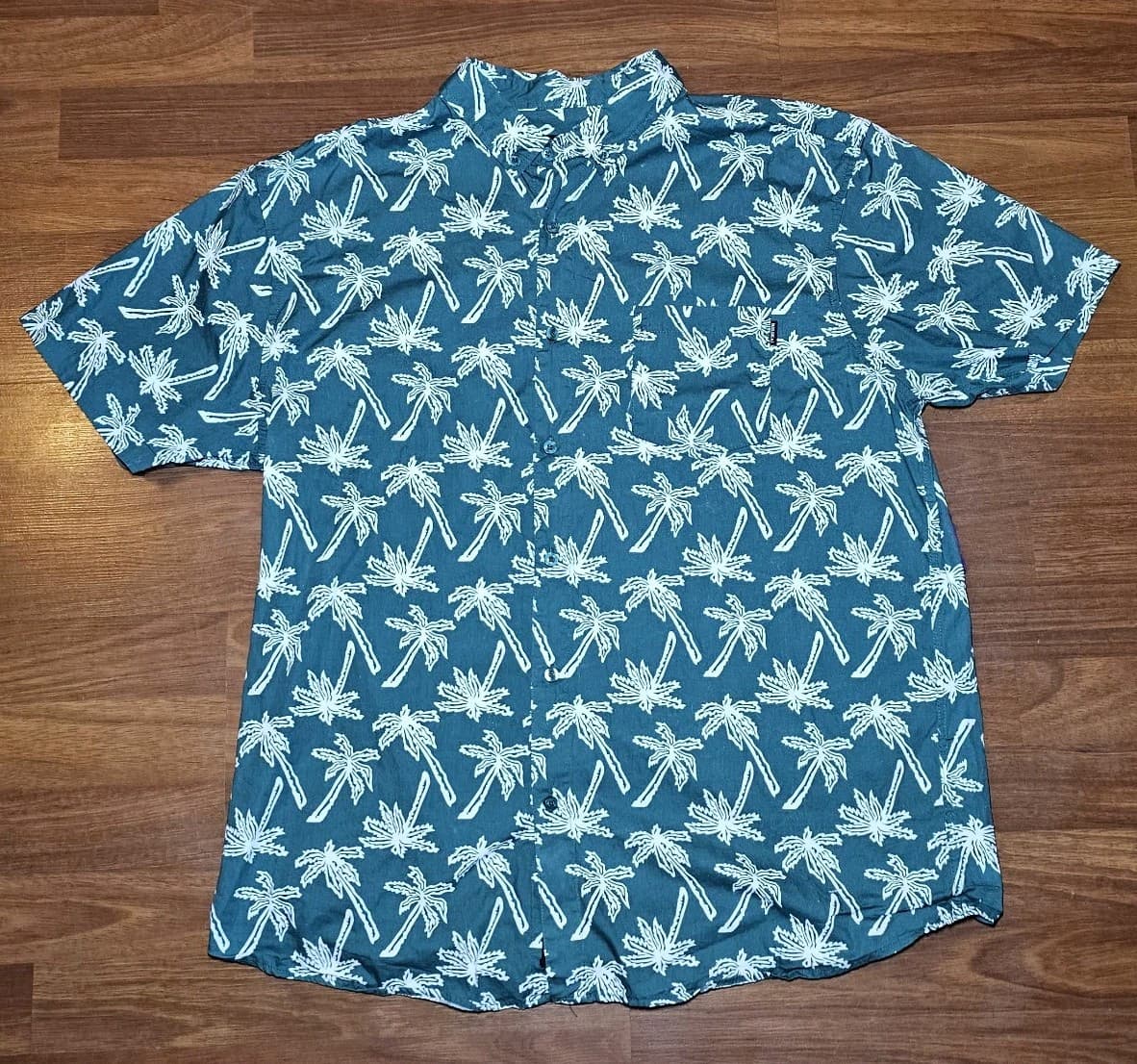 Molokai Surf Men's XL Hawaiian Style Green & White Palm Tree Short Sleeve Shirt
