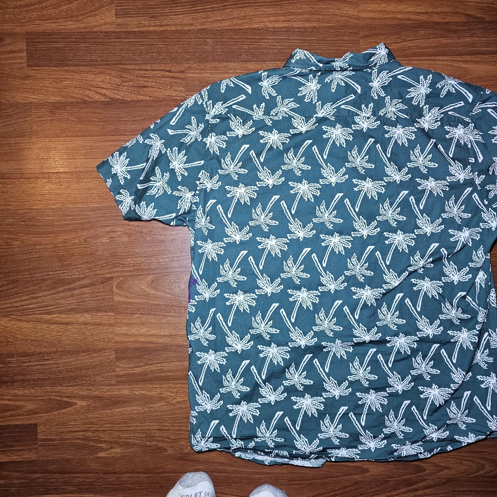 Molokai Surf Men's XL Hawaiian Style Green & White Palm Tree Short Sleeve Shirt - Thumbnail 9