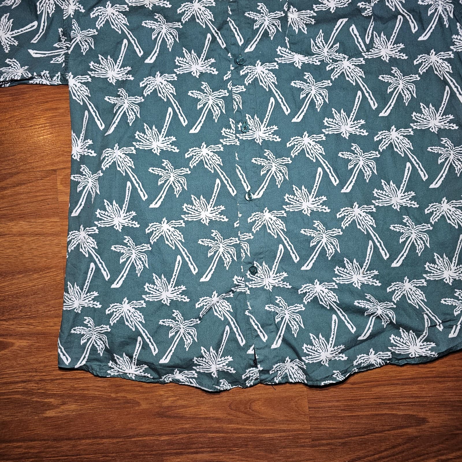 Molokai Surf Men's XL Hawaiian Style Green & White Palm Tree Short Sleeve Shirt - Thumbnail 4