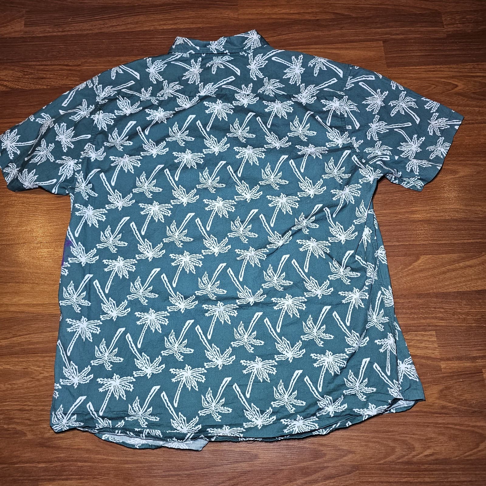 Molokai Surf Men's XL Hawaiian Style Green & White Palm Tree Short Sleeve Shirt - Thumbnail 8