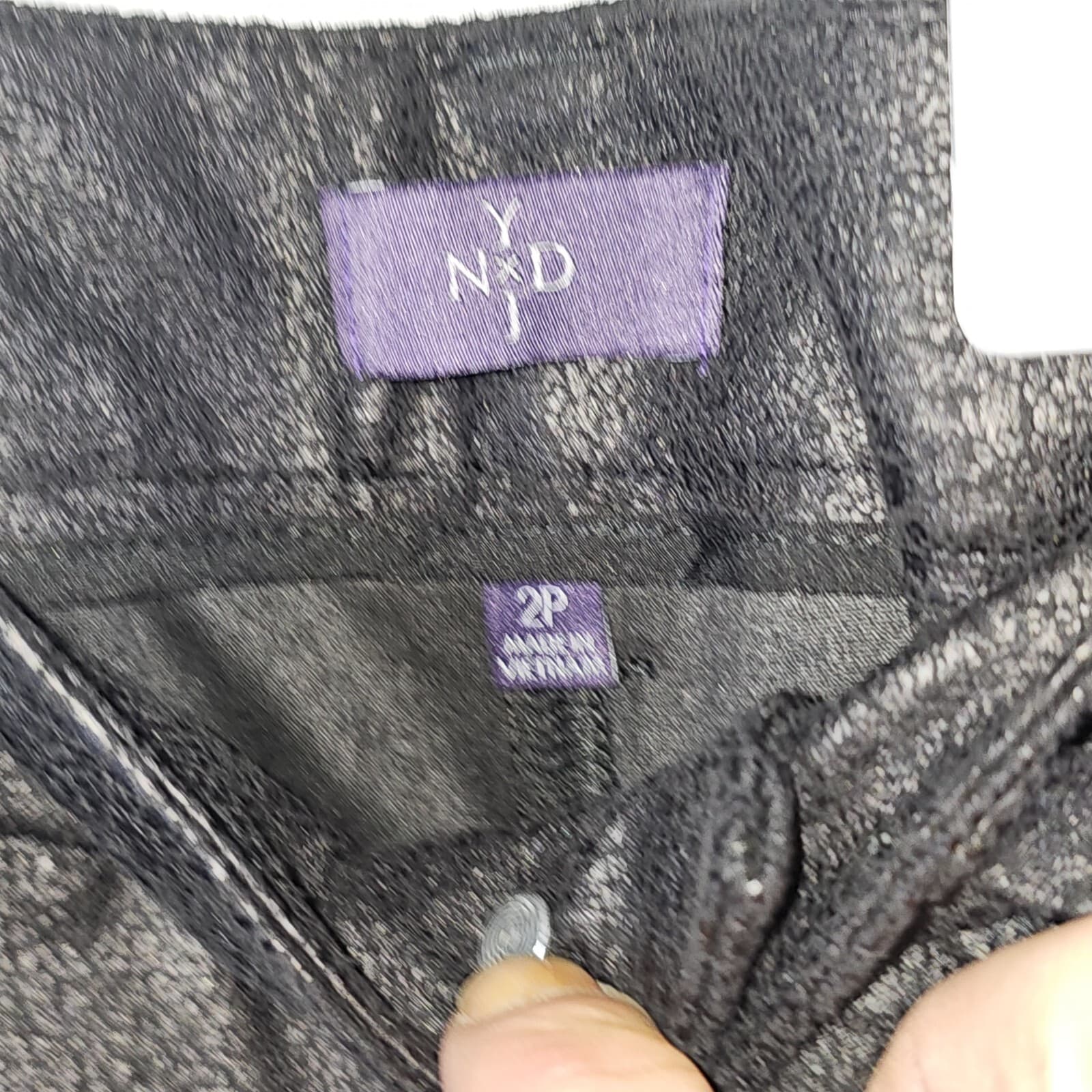 Nydj Legging Pants Black Shiny Skinny Fit Womans Size 2p - Thumbnail 3