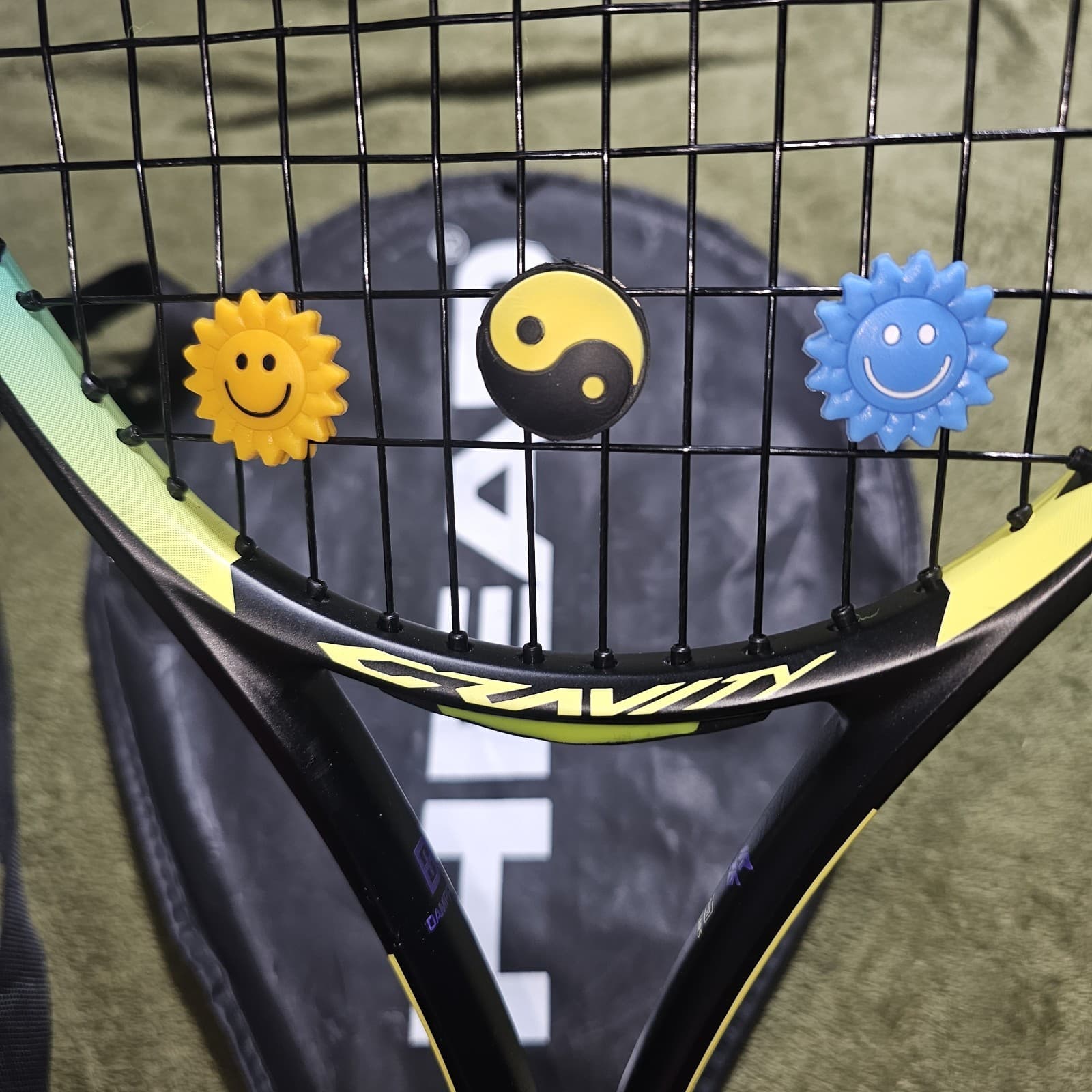 Head Gravity JR 26 Junior Tennis Racquet 26" 100sq Head 8.8oz Dampplus Kids 9-11 - Thumbnail 5