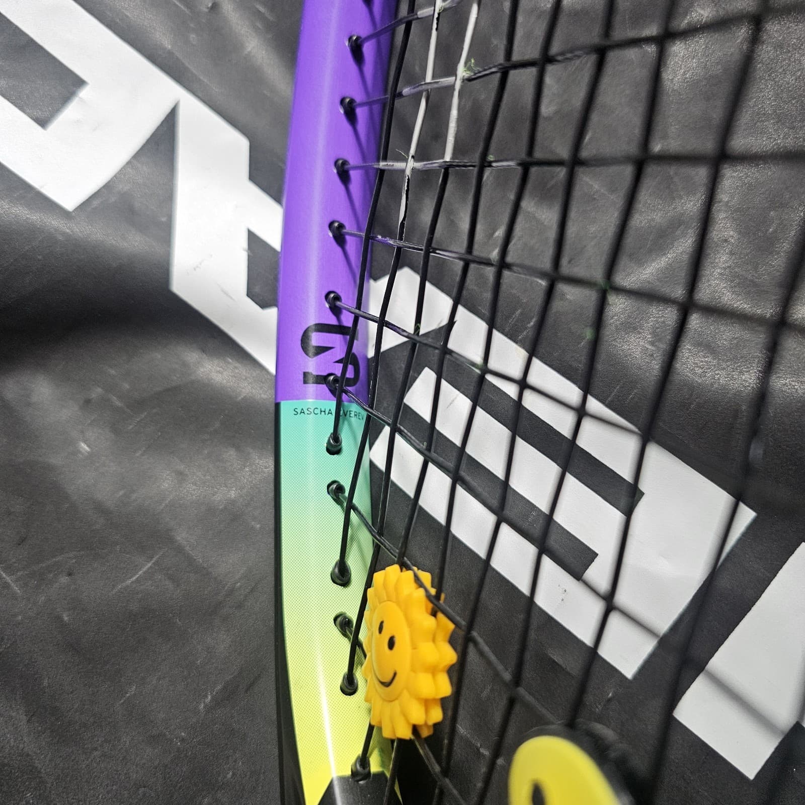 Head Gravity JR 26 Junior Tennis Racquet 26" 100sq Head 8.8oz Dampplus Kids 9-11 - Thumbnail 14