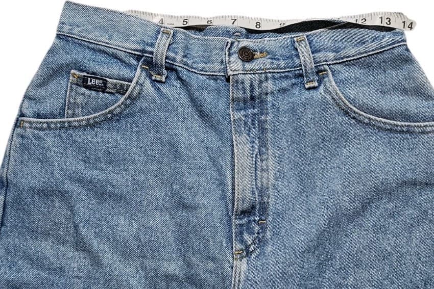 Lee 375-5791 Women's Classic Relaxed Fit Denim Shorts Size 12p Vintage USA - Thumbnail 5