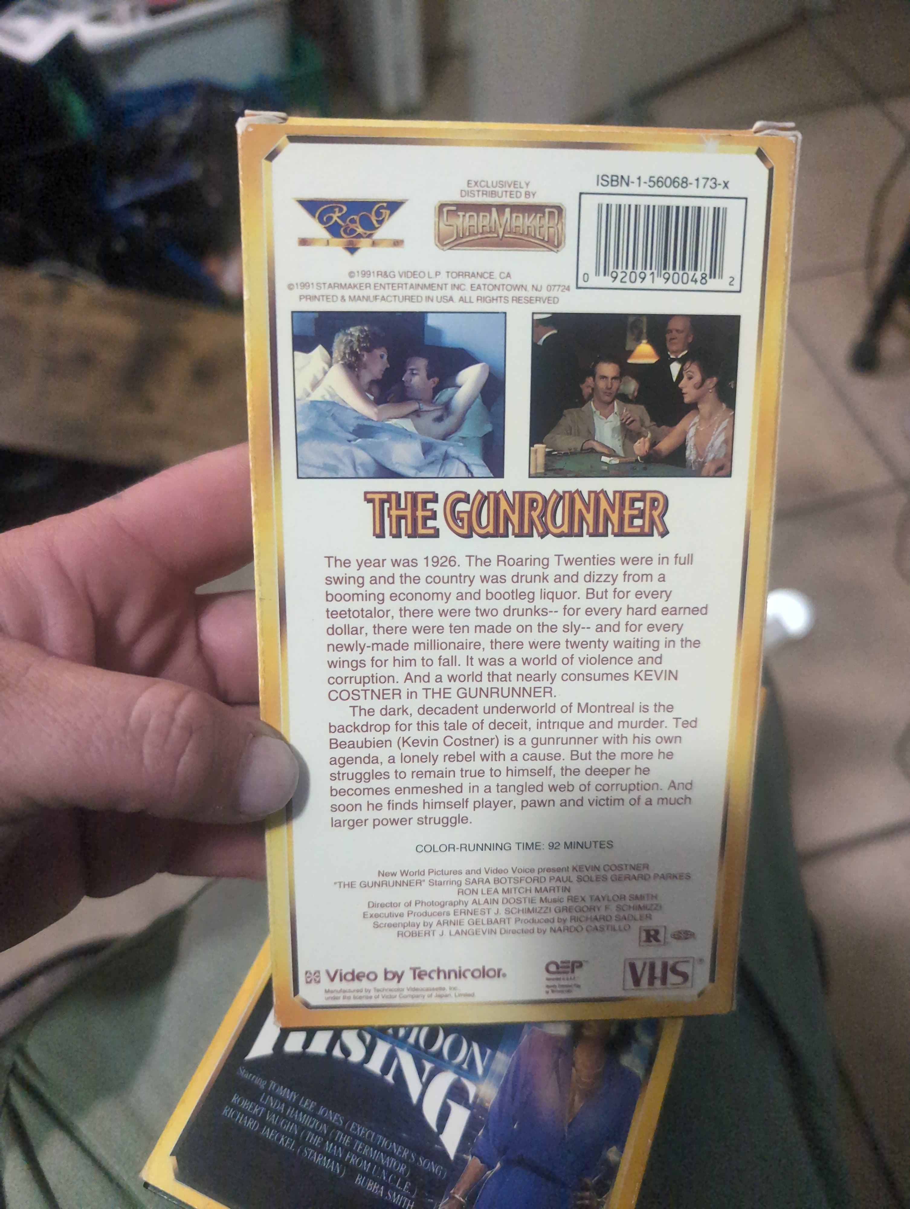 The Gunrunner VHS Kevin Costner - Thumbnail 2