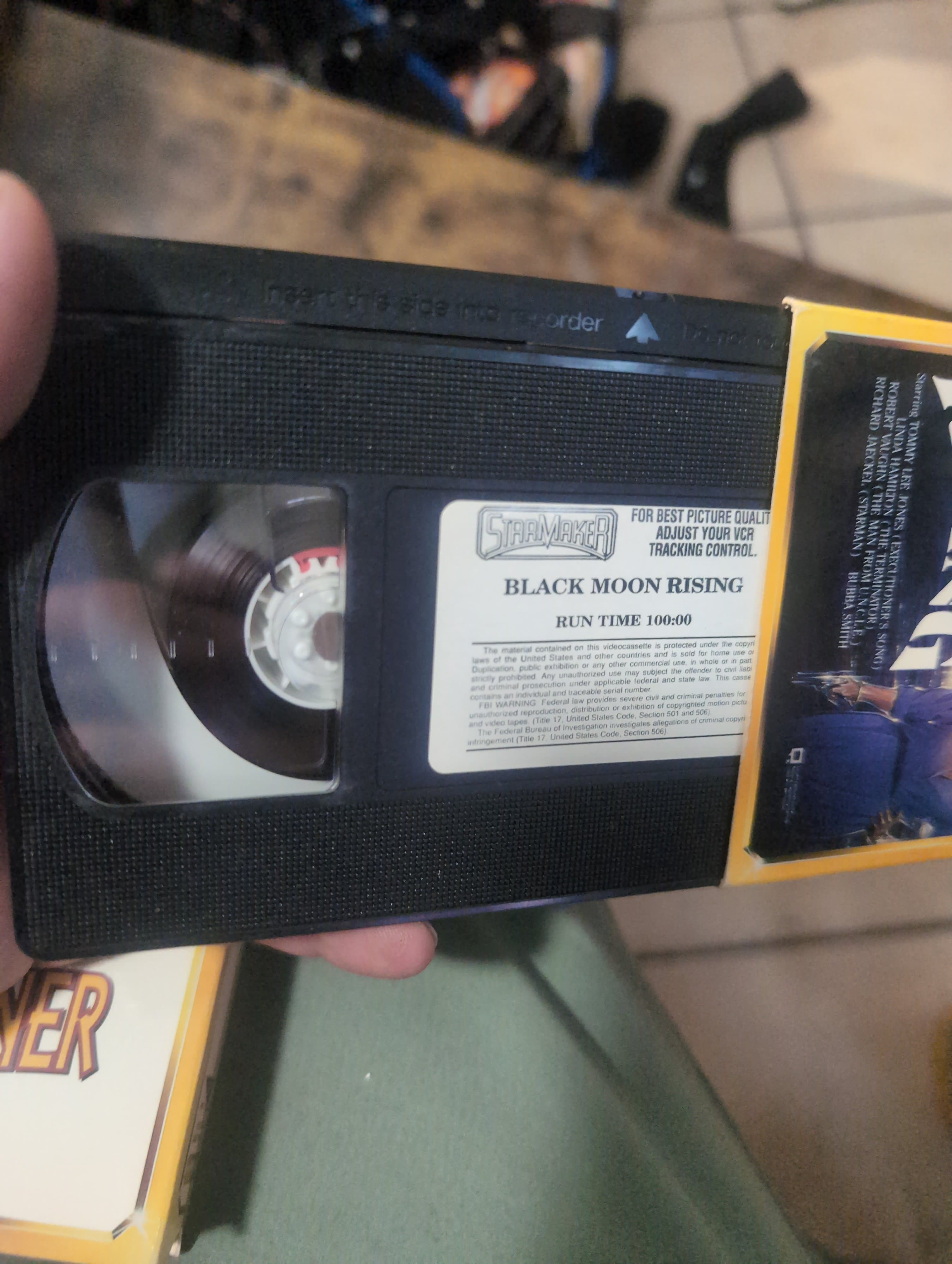 Black Moon Rising VHS Tommy Lee Jones Thriller - Thumbnail 3