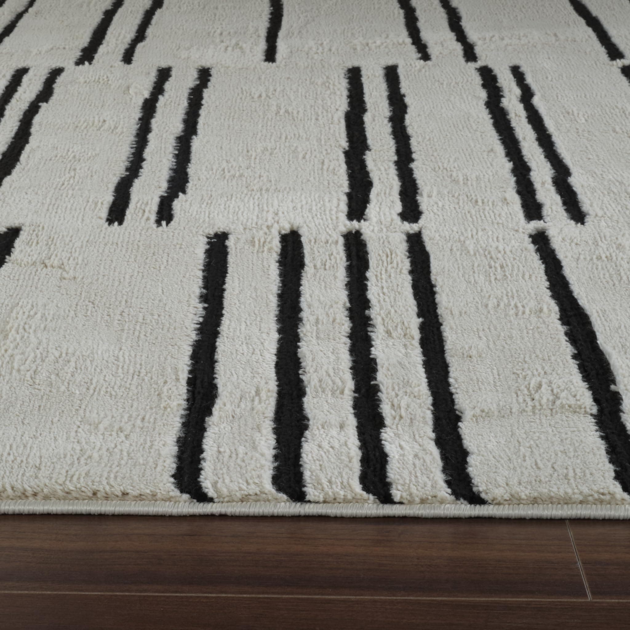 RUG BRANCH Domus 4'x6' Area Rug 3'11" x 5'7" Cream Black - Thumbnail 7