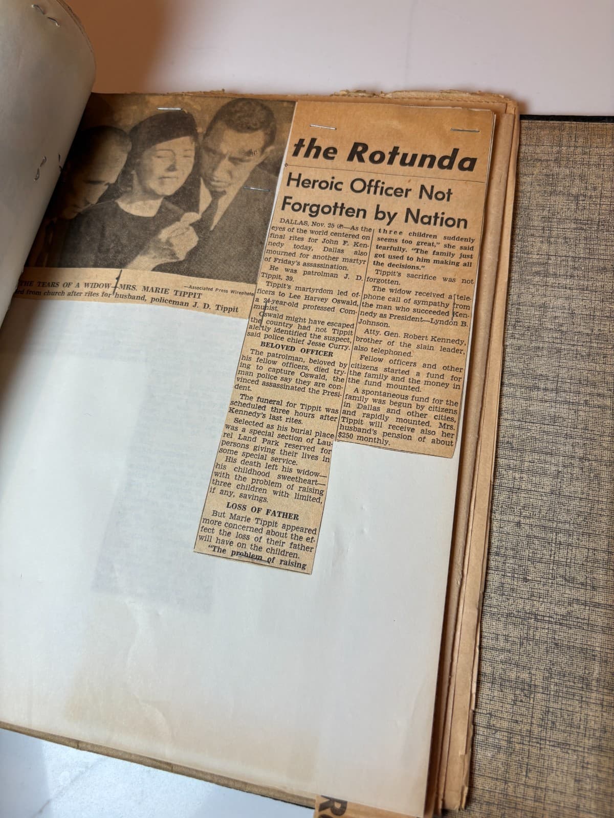 1963 JFK Kennedy Assassination Archive Scrapbook 60+ Pg LIFE Magazine Newspapers - Thumbnail 6