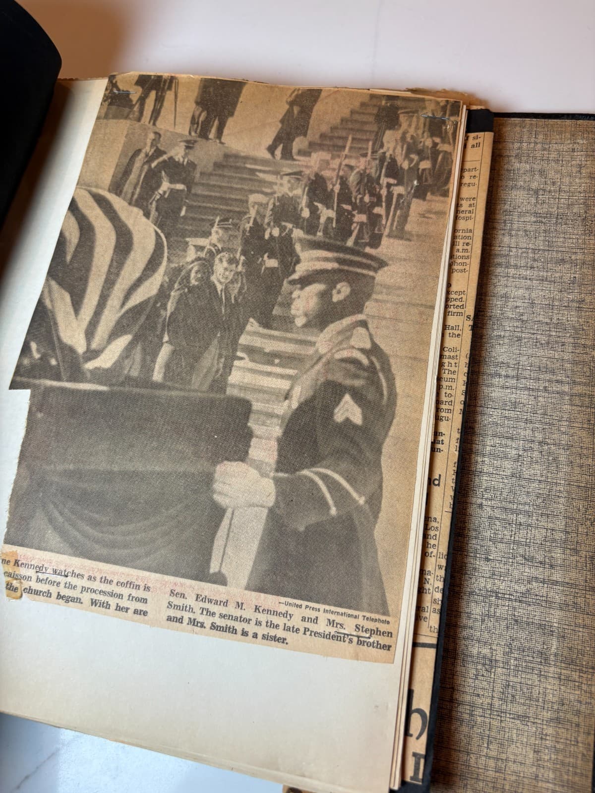 1963 JFK Kennedy Assassination Archive Scrapbook 60+ Pg LIFE Magazine Newspapers - Thumbnail 7