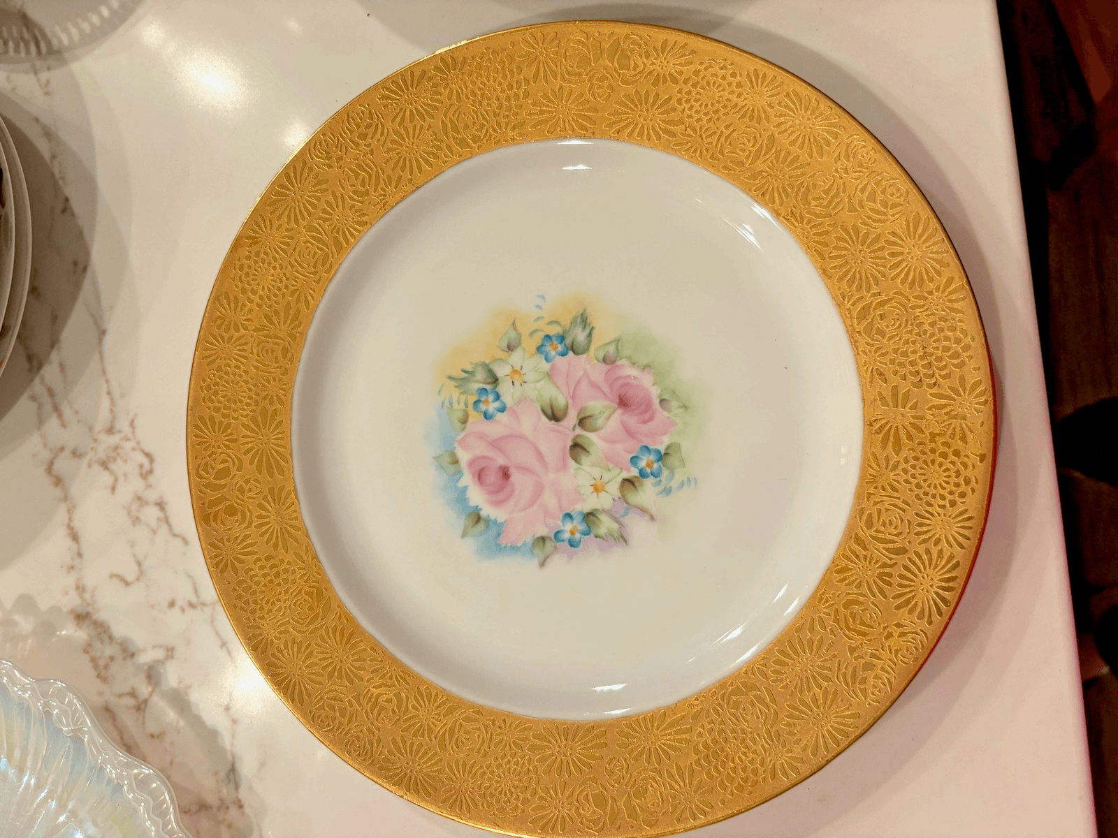 Schumann Bavaria Wild Rose Encrusted Gold Trim Dinner Plate Germany