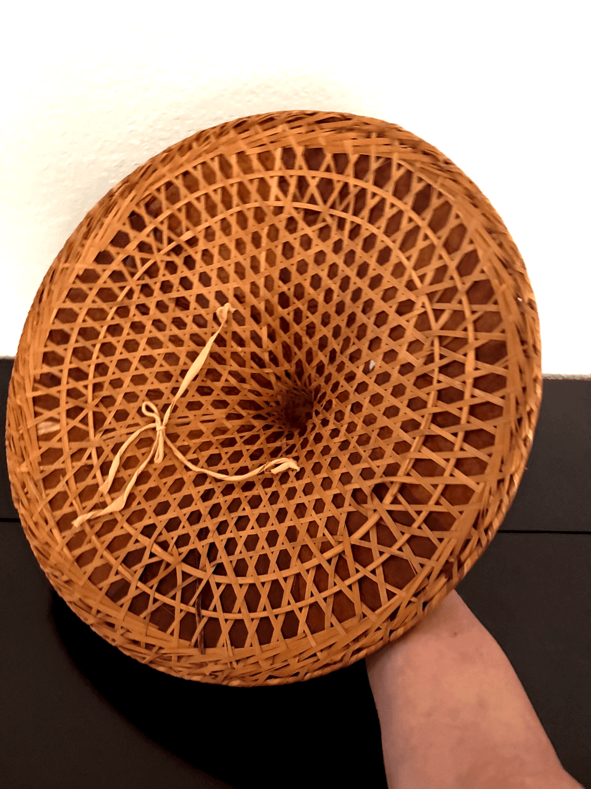19" Vintage Asian Woven Bamboo Rattan Conical Hat Rice Paddy Farmer Sun Shade - Thumbnail 6