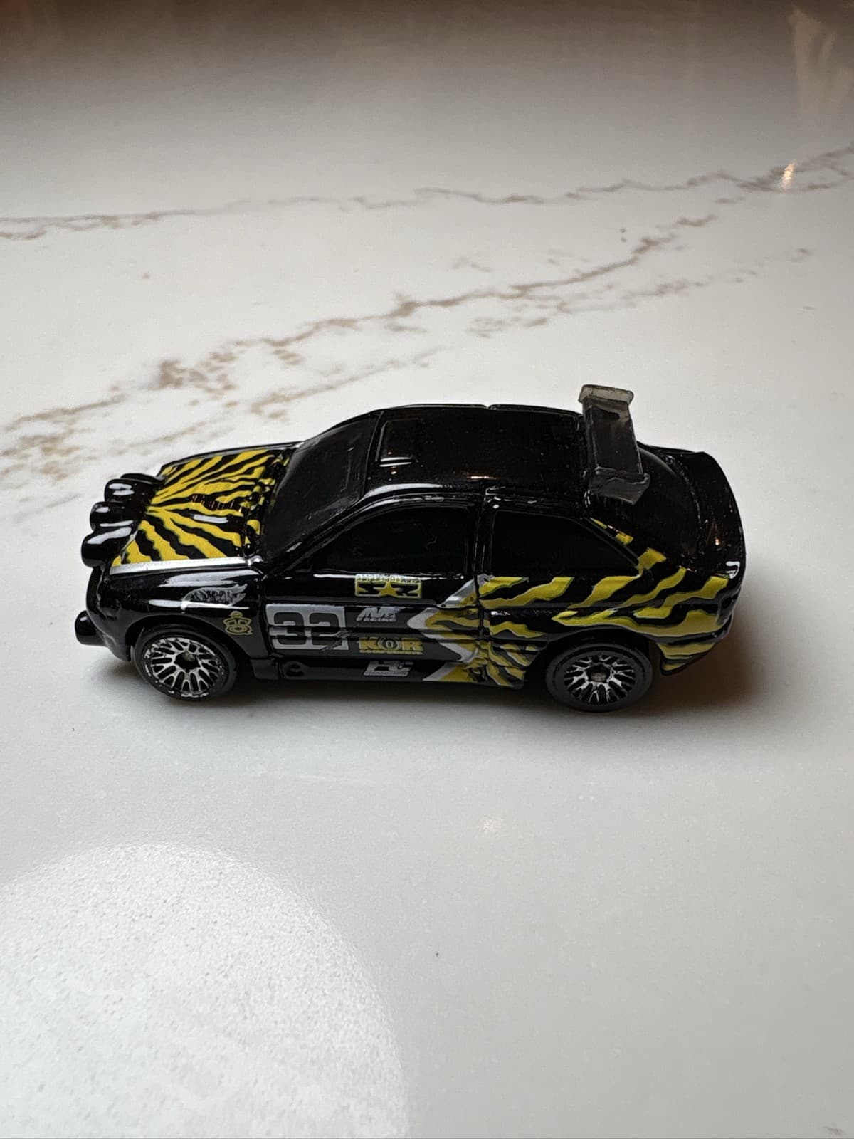 2019 Ford Escort Rally Racing Series Black Yellow Tiger Stripe 32 - Thumbnail 3