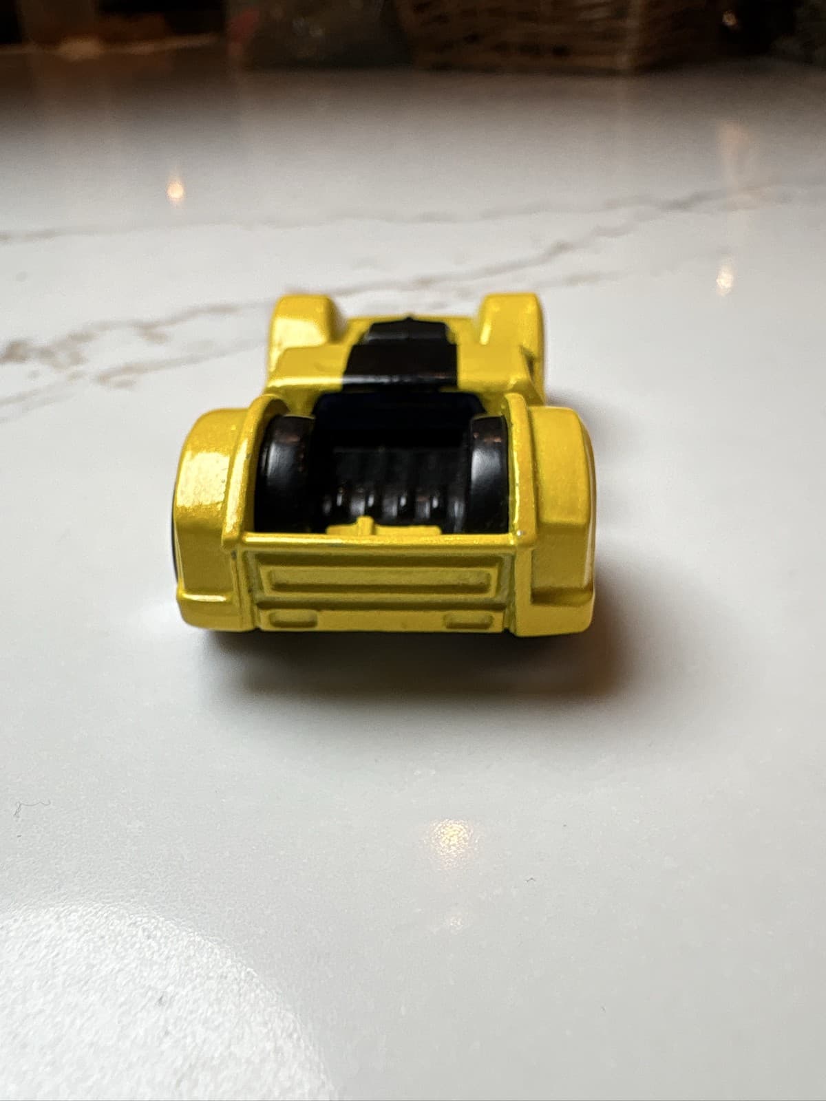 2005 Wheels Curb Side Yellow Drop Tops 3/10 023 Diecast 1:64 Car - Thumbnail 4