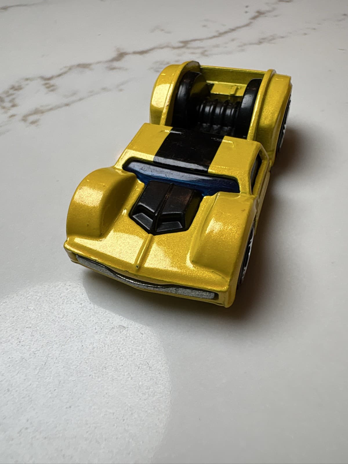 2005 Wheels Curb Side Yellow Drop Tops 3/10 023 Diecast 1:64 Car - Thumbnail 2