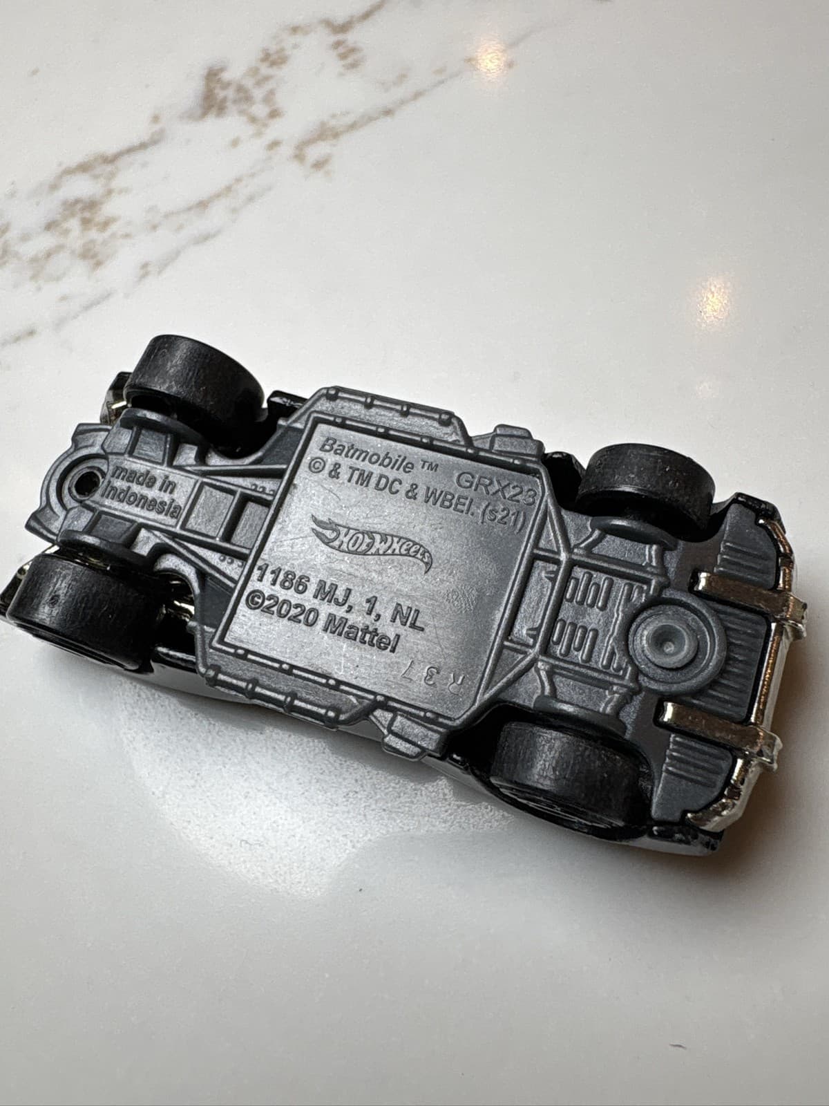 Batman Batmobile 2021 GRX23 1:64 Diecast Car First Appearance - Thumbnail 3